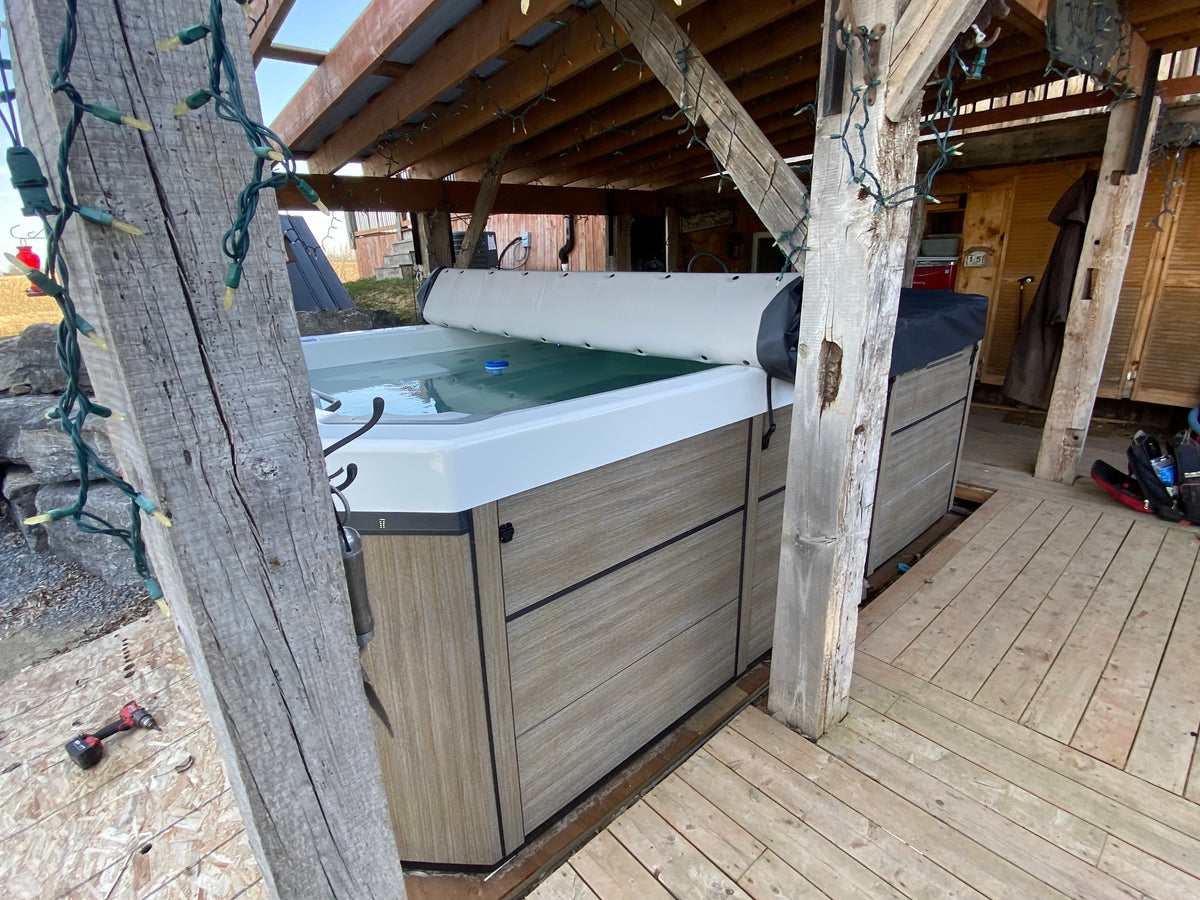 Couvert de spa et spa de nage enroulant SmarterCover