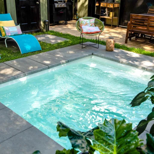 Diamant - Piscine 8' x 10' en fibre de verre Azoria