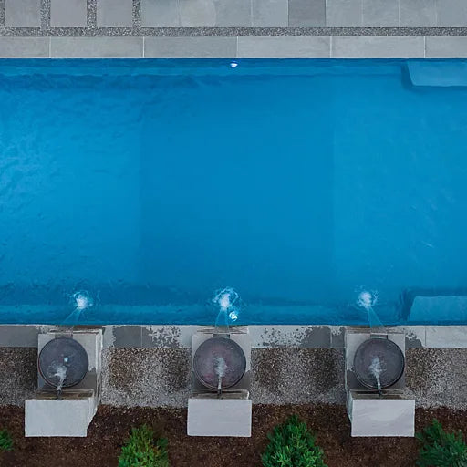 Tofino - Piscine 16' x 40' en fibre de verre Azoria