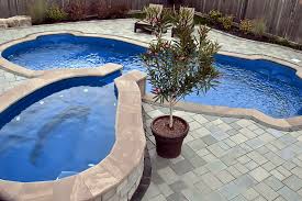 York (avec débordement) - Spa 8'4'' x 11'8'' en fibre de verre Azoria